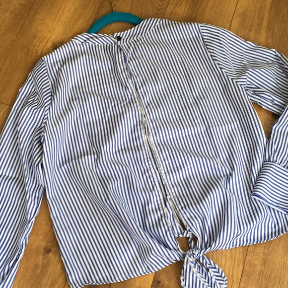 OPEN BACK & TIE FRONT TOP - Picture 7 of 8